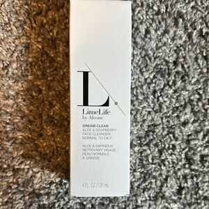 Dream Clean Aloe & Soapberry Face Cleanser - White